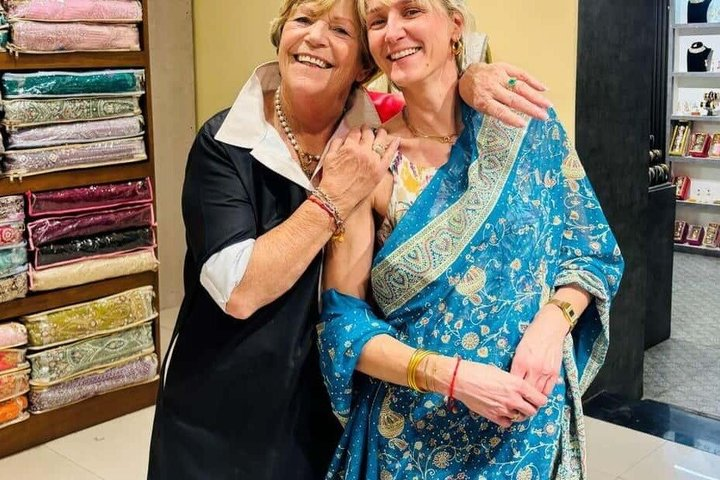 Delhi Shopping Tour with Local Expert – Best Markets & Shops - Photo 1 of 25