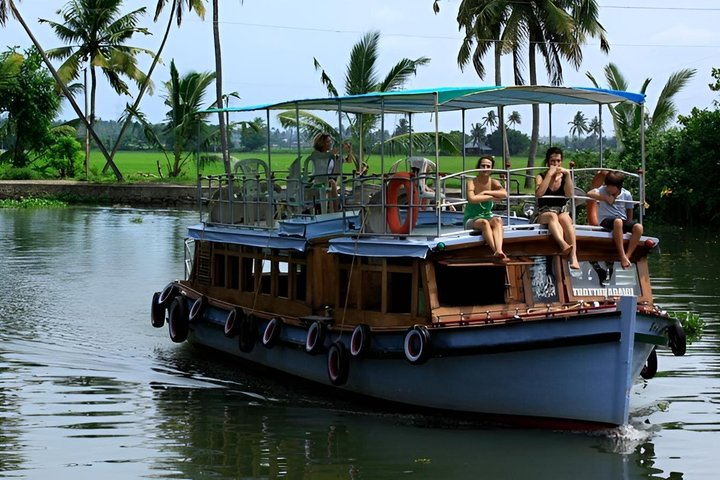 Alappuzha Backwaters in Private Houseboat with onboard Lunch - Photo 1 of 12