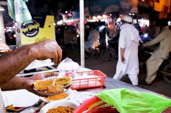 Experience and Fall in love with the street food of Mumbai, India - Photo 1 of 7