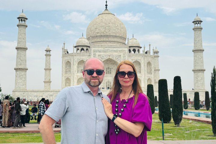 Taj Mahal Sunrise Private Tour from Delhi by Car - All Inclusive - Photo 1 of 25