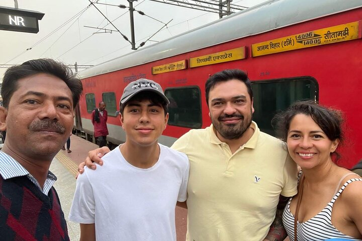 Superfast Train Gatimaan from Delhi to Agra