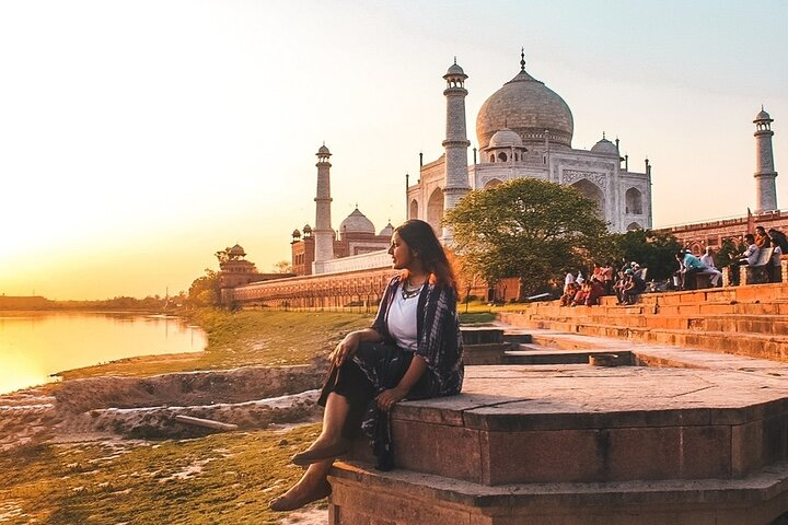 Full Day Taj Mahal Tour by Gatimaan Express Train - Photo 1 of 7