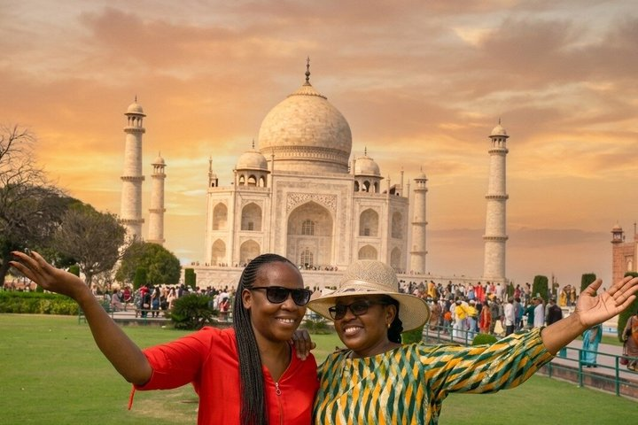 Full day tour of Tajmahal with Mother Teresa Missionaries of charity - Photo 1 of 13