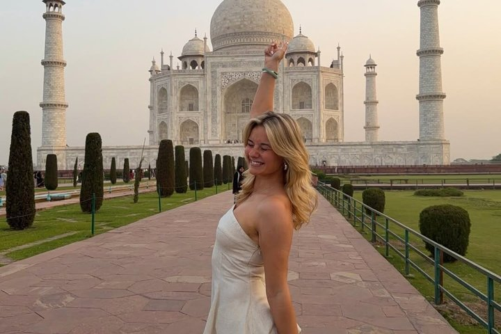 Hire Private Car with Driver For Golden Tringle Tour. - Photo 1 of 25
