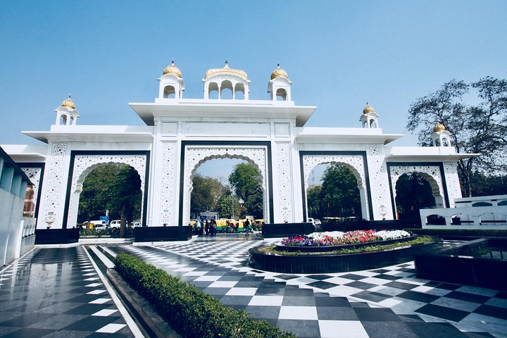 Gurudwara Bangla Sahib Walking and Taste Tour - Photo 1 of 13