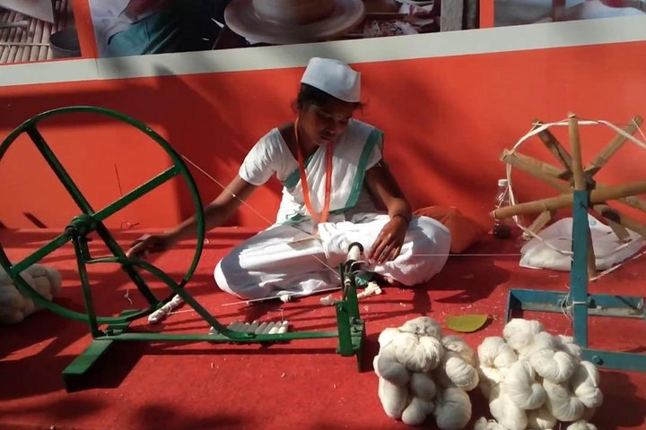 Half-Day New Delhi Khadi and Handicraft Private Tour - Photo 1 of 9