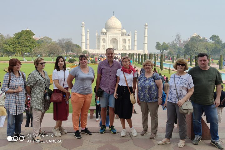 Half-Day Walking Guided Tour To Taj Mahal And Old City Agra Boutique - Photo 1 of 11