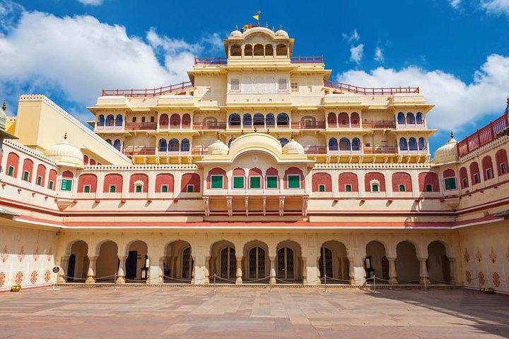 Travel Rajasthan India....
Golden Triangle Tour, Jaipur sightseeing Tour... Rajasthan Tour package. Pushkar, Ajmer, Jodhpur, Udaipur, Delhi, Jaipur tour, Taxi hire in Jaipur Book now 