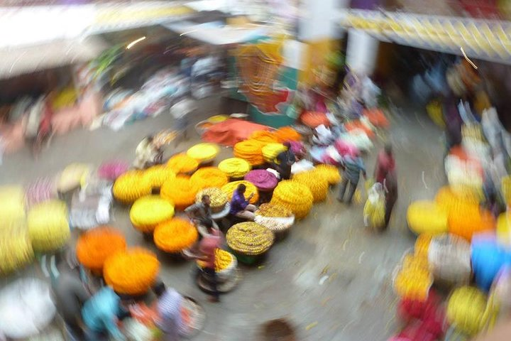 Flower Market at KR Market with an blurring effect from the camera