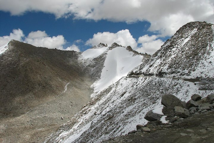 Laddakh Valley Tour (Leh, Nubra & Pangong Lake) - Photo 1 of 20
