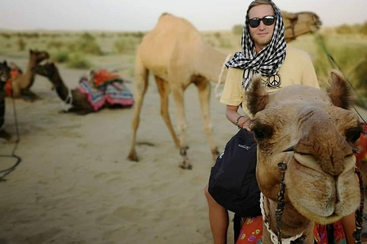 Lazy camel safari - Photo 1 of 2