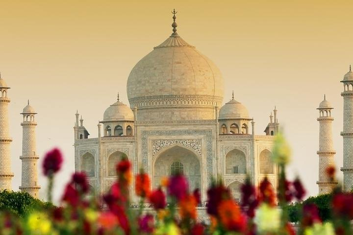 ICONIC BEAUTY TAJ MAHAL