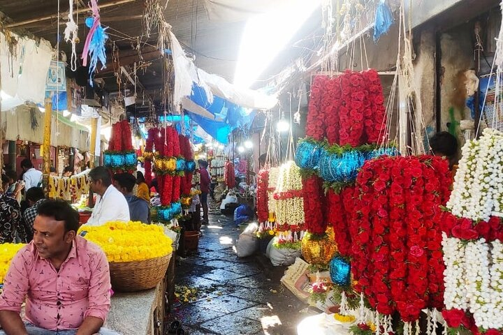 Market+St Philomena Church+Wood Handicraft Demo=Mysore Bazar Walk - Photo 1 of 8