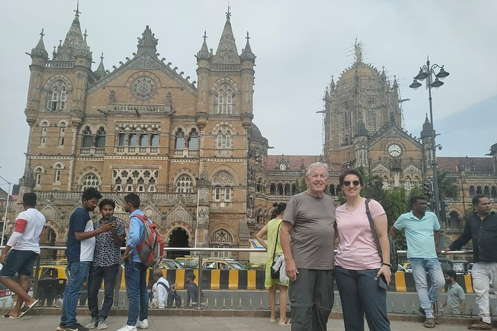 Mumbai's Treasures: Caves, Markets, and Contemporary Art - Photo 1 of 17