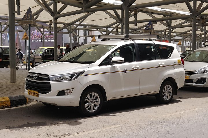 New Delhi IGI Airport or Hotel one way to/from transfer - Photo 1 of 5