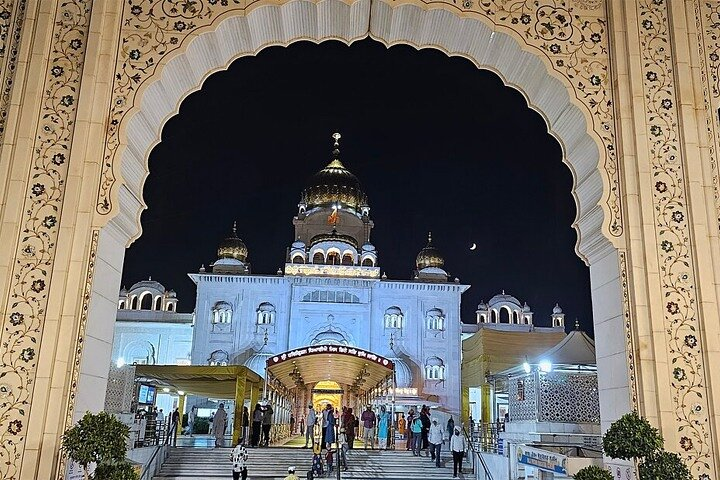 Gurudwara Bangla Sahib at Evening Delhi trip