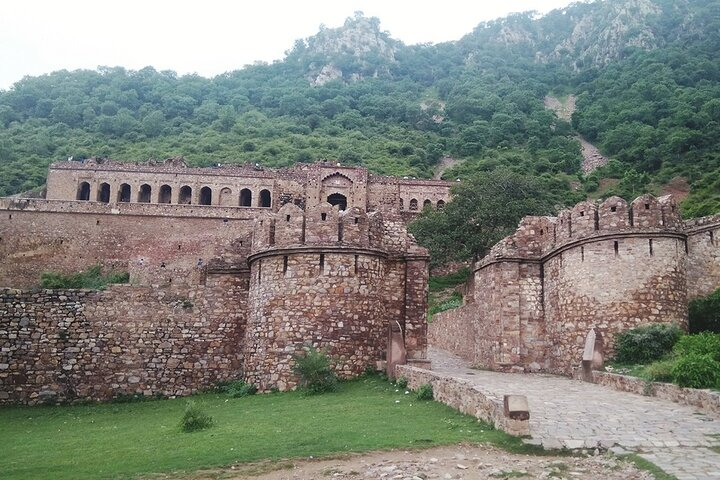 Jaipur to Chandbaori Stepwell & Haunted Bhangarh Private Trip - Photo 1 of 9