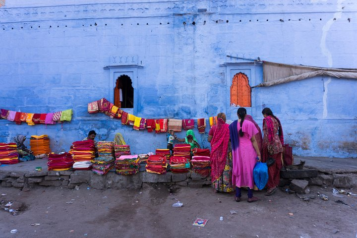 Shop the best fabric with our experienced guide and get your tailor made clothes, made in India. 