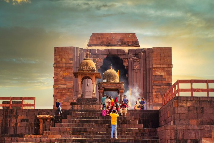 Bhimbetka & Bhojpur Temple Guided Day Trip from Bhopal - Photo 1 of 6