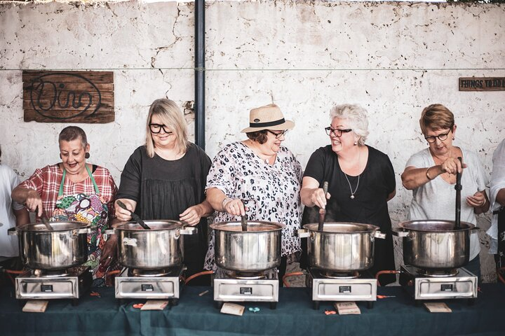 A worksop that lets you take a dip into the primitive style of dyeing. Organic clothes. Natural dyes. Ancient techniques. Modern touch. Submerge in the essence of natural colors and organic clothing.