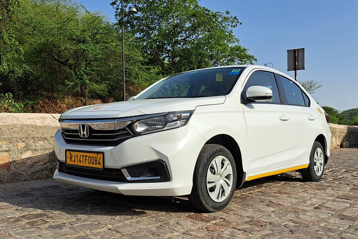 Private New Delhi Arrival Transfer Airport to Hotel/Accommodation - Photo 1 of 4