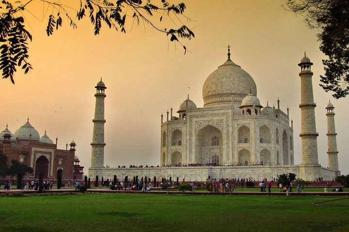 Taj Mahal - Agra, Uttar Pradesh, India