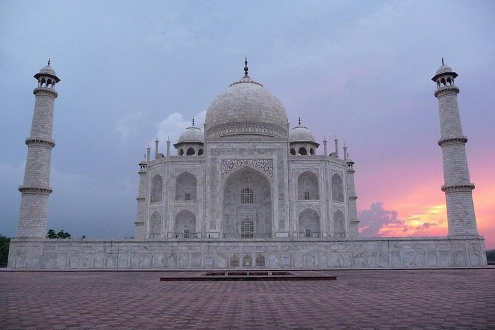 Private Taj Mahal & Agra Fort Sunrise Tour from Delhi