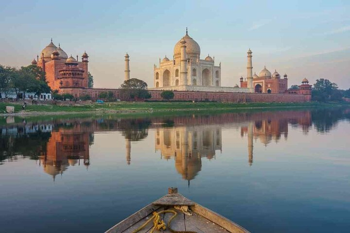 Private Taj Mahal trip by car from Delhi 