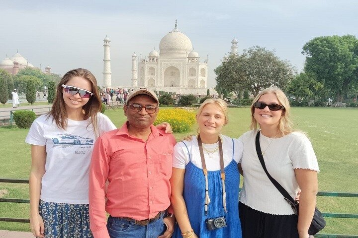 Private Taj Mahal Tour from Delhi by Car with Entry fees & Lunch - Photo 1 of 20