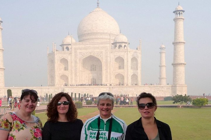 Private Taj Mahal Tour with well knowledgeable guide - Photo 1 of 6