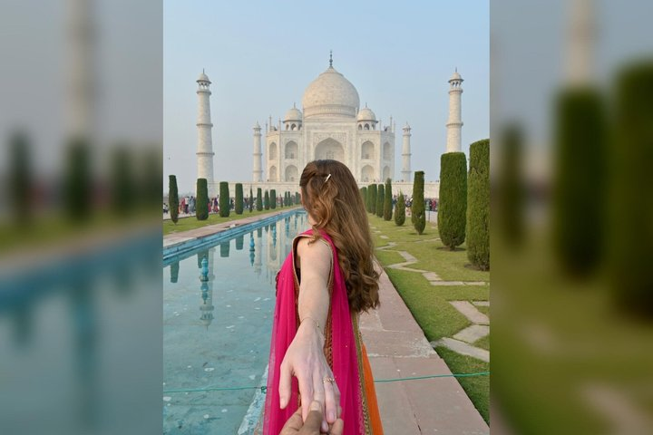 Private Sunrise Taj Mahal Tour from Delhi with Agra Fort by Car - Photo 1 of 25