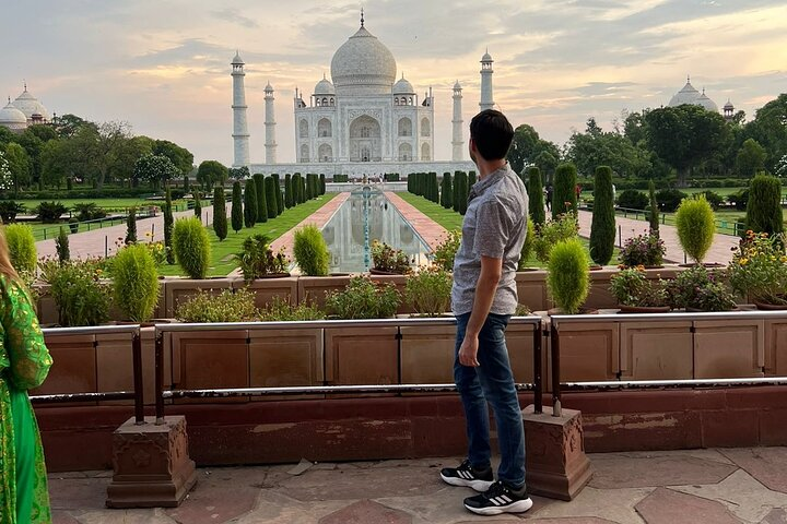 Taj Mahal and Agra Day Trip by Car from Delhi with 5 Star Lunch - Photo 1 of 15