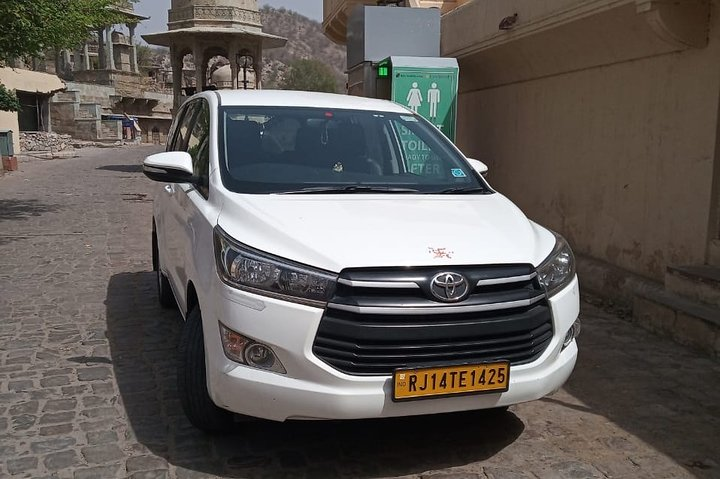 One-Way Transfers assistance Agra to Lucknow Hotels Drop - Photo 1 of 3