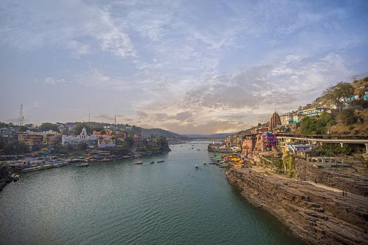 Sacred Sanctuaries: Omkareshwar & Asirgarh Fort Day Tour - Photo 1 of 14