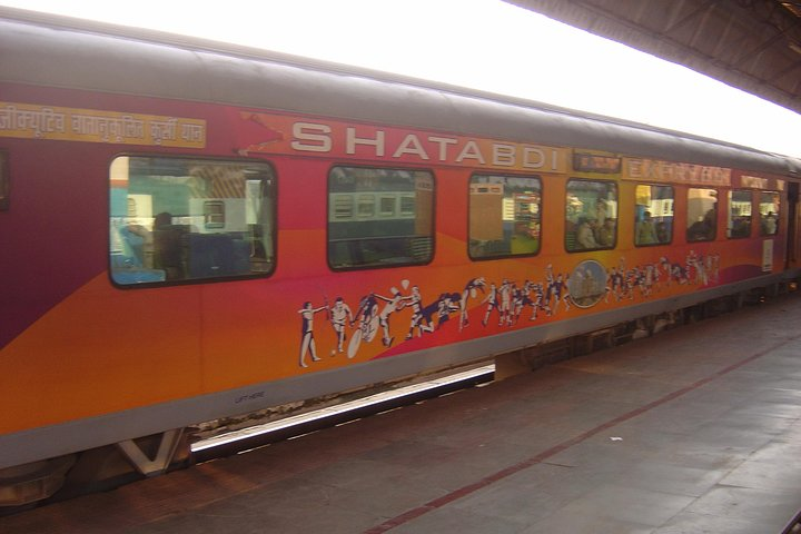 Taj Mahal Tour from Delhi by Vande Bharat Express - Photo 1 of 8