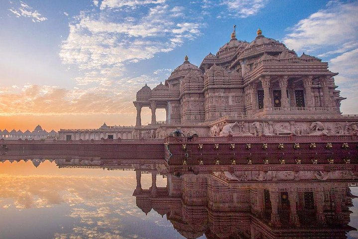 Small-Group Guided Tour to Akshardham Temple in New Delhi - Photo 1 of 10
