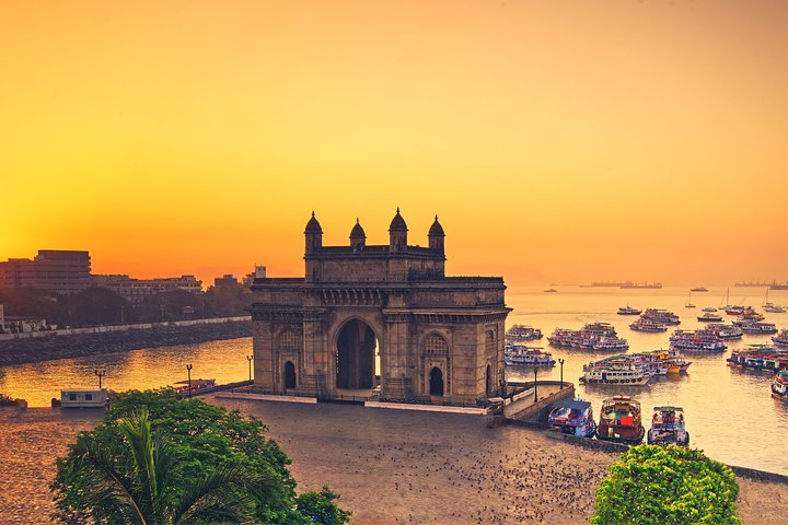 A dreamscape to be overwhelmed by its beauty and tropical atmosphere 