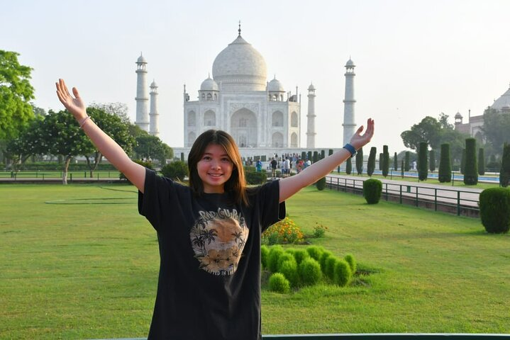 Sunrise Taj Mahal and Agra Fort Tour from Delhi with 5* Meal - Photo 1 of 9