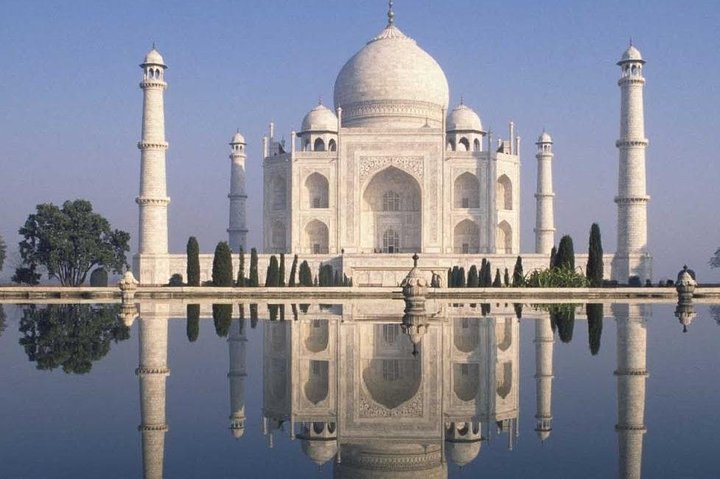 Taj Mahal Day Tour by Super luxury Car - Photo 1 of 6