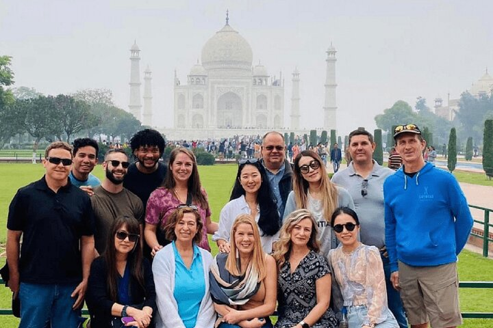 Shared taj mahal group tour