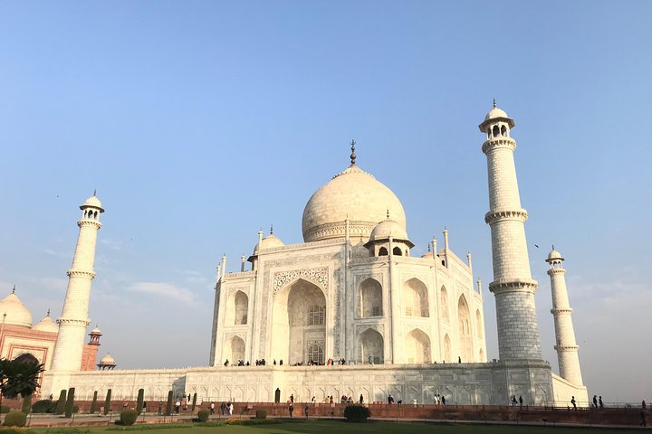 Sunrise View Of Taj Mahal 