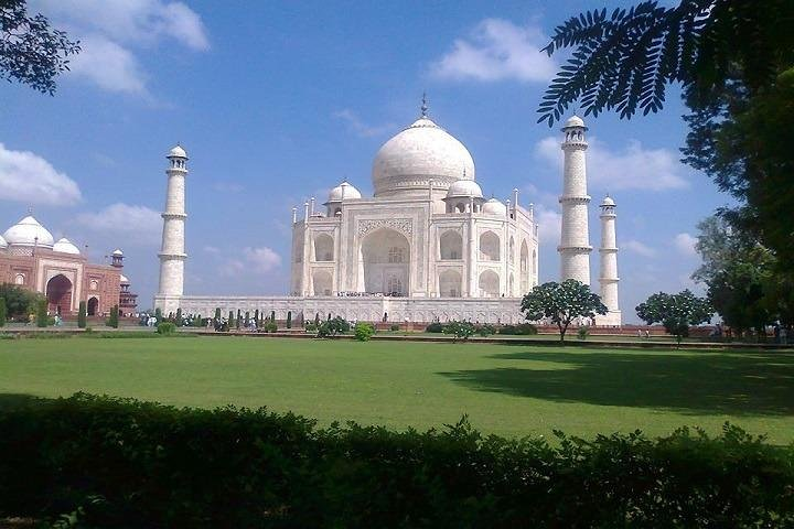 Taj Mahal Tour Visit Agra and Fatehpur Sikri‎ - Photo 1 of 6