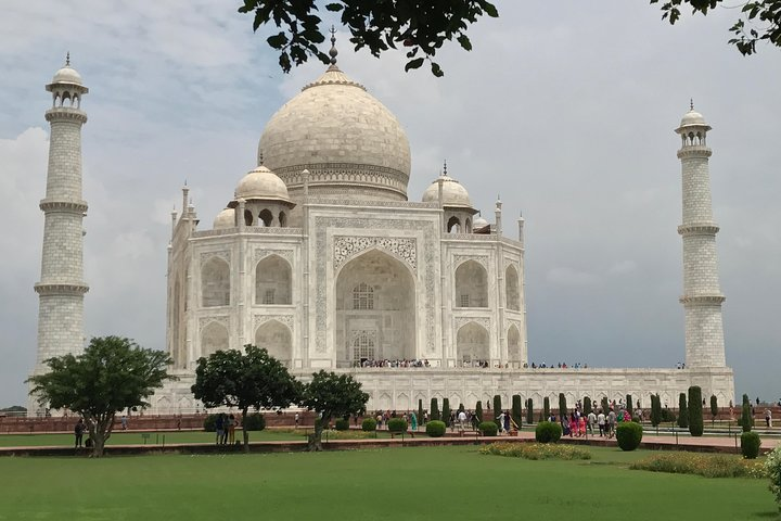 Taj Mahal With Fatehpur Sikri From Delhi  - Photo 1 of 7