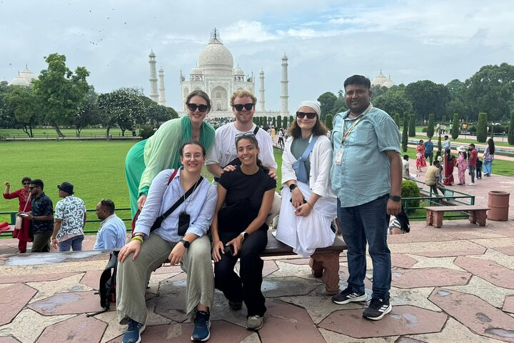 Taj mahal Agra - Skip the line entry with Licensed Tour Guide - Photo 1 of 22