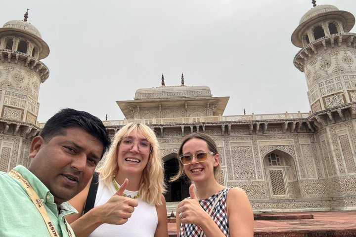 Taj mahal Visits - Skip the line entry with Licensed Tour Guide - Photo 1 of 25