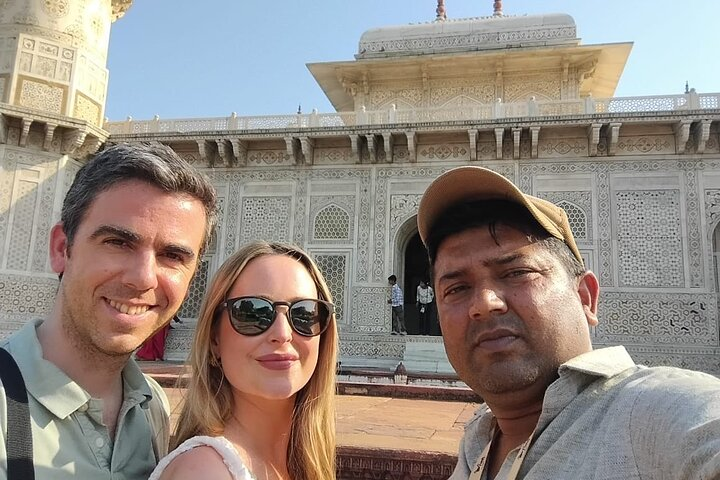 Taj mahal Agra - Skip the line entry with Licensed Tour Guide - Photo 1 of 23