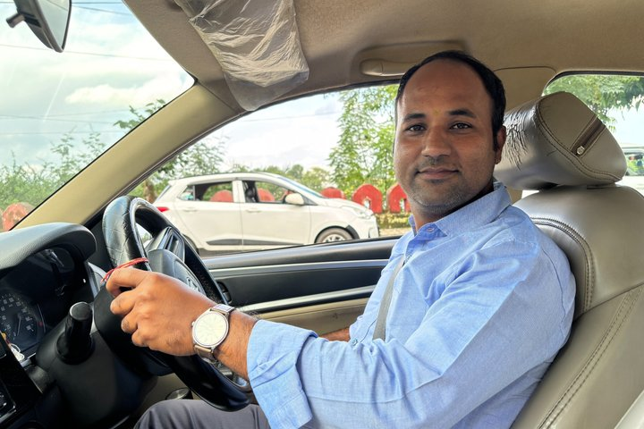 Delhi: Visits to Swaminarayan Akshardham with guide & transfers - Photo 1 of 8