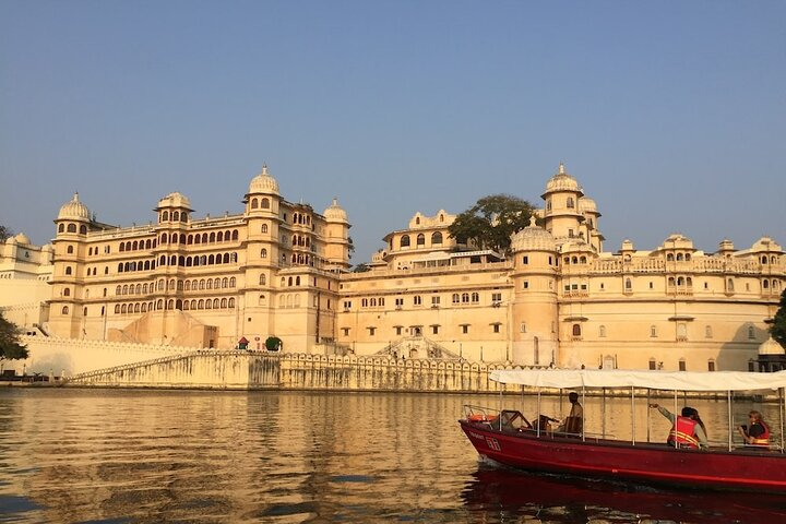 lake city udaipur 