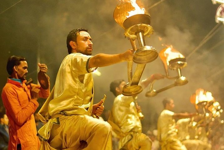 Varanasi:Sunrise tour with Ganga aarti,Akhada visit,Ancient stepwell & Breakfast - Photo 1 of 6