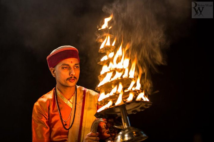 Evening aarti being performed 